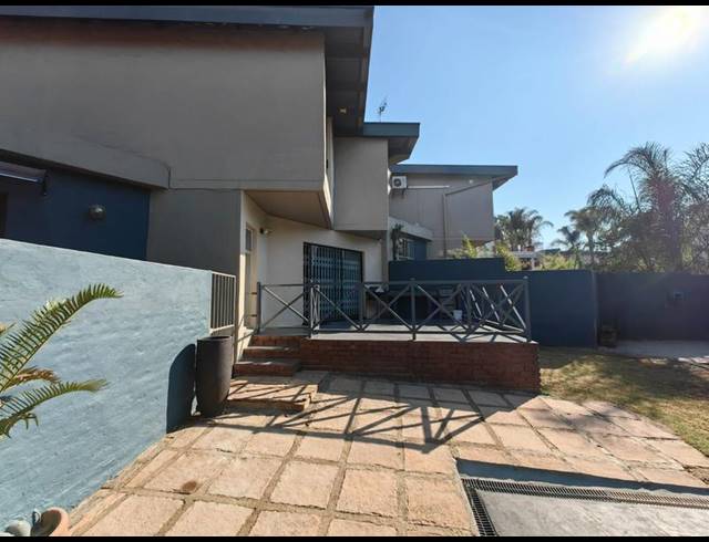 3 BEDROOM TOWNHOUSE FOR SALE IN WATERKLOOF GLEN